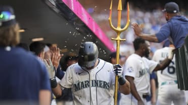 Marineros conectan 5 jonrones ante Filadelfia