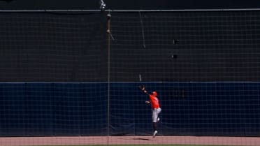 Colton Cowser's leaping catch