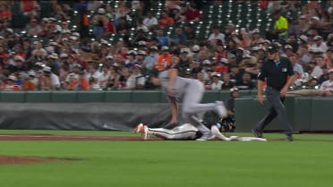 Kyle Freeland picks off Jackson Holliday after review