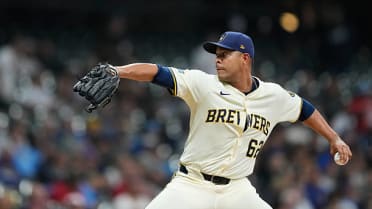 Jose Quintana collects six strikeouts vs. Phillies