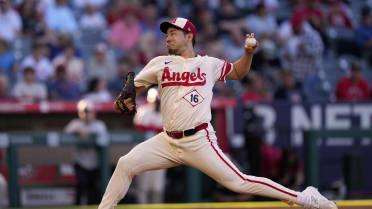 Yusei Kikuchi fans Sam Haggerty 