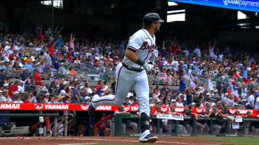 Austin Riley produce tres con jonrón