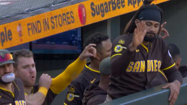 Padres anotan 5 en la 6ta 