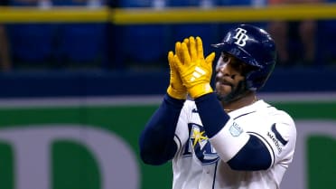 Yandy Díaz remolca dos con doble