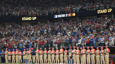 Arlington rises for Stand Up To Cancer at the ASG