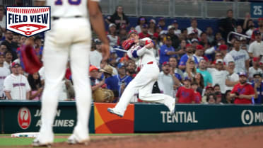 Field View: Manny Machado's barehanded play