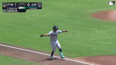 Dameury Pena's solo homer
