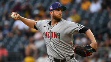 Merrill Kelly on re-signing with D-backs and more