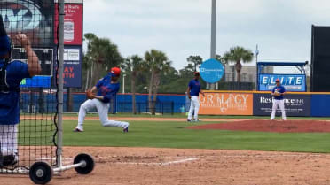 Kodai Senga imitates Soto's swing in batting practice