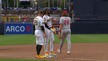 Fernando Tatis Jr. steals third