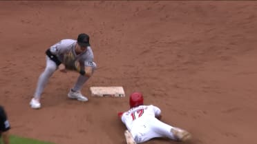 D-backs turn inning-ending double play in the 8th 