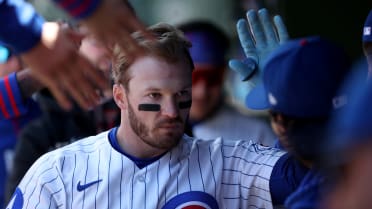 Ian Happ pega jonrón solitario 