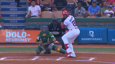 Elier Hernandez impulsa con doblete