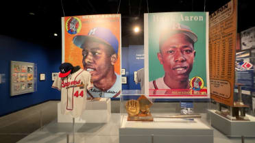 Former teammates reflect on Hank Aaron's legacy