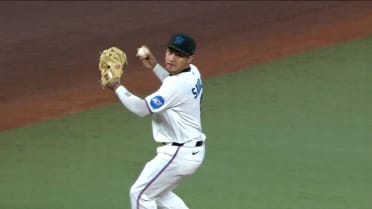 Javier Sanoja's great leaping throw