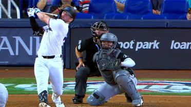 Jonrón de 2 carreras de Liam Hick