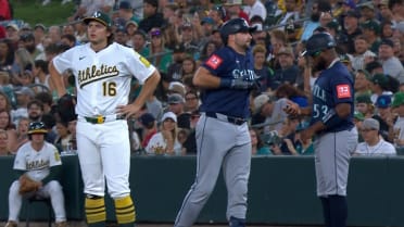 Cal Raleigh's RBI single