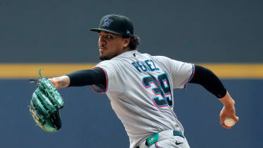 Eury Pérez sets down Christian Yelich 
