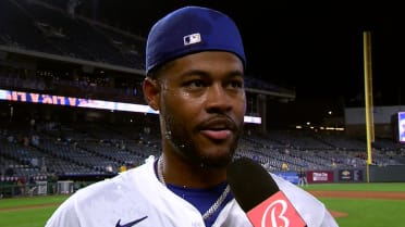 Maikel Garcia reacts to clutch hit, Royals win
