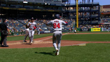 Nationals clear the bases on a chaotic ground ball