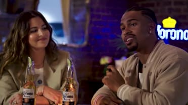 Francisco and Katia Lindor "find their playa"