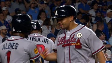 Los Bravos pegan tres jonrones ante los Cachorros