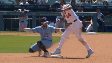 Andy Pages steals 2nd base after review