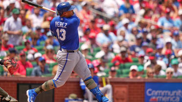 Salvador Perez's sac fly gives early lead