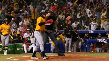 Águilas anotan 2 tras hit y error 