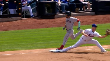 Eugenio Suárez beats double play after review