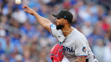 Sandy Alcantara induces double play to escape jam