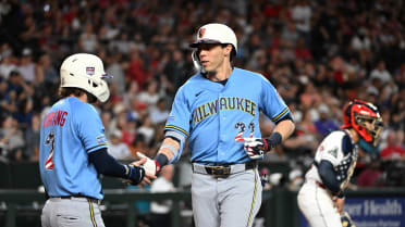 Christian Yelich's two-run homer (6)