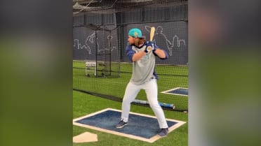 Brendan Donovan takes BP at Mariners' camp