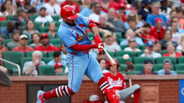 Cardinals bring home six runs in the 6th inning
