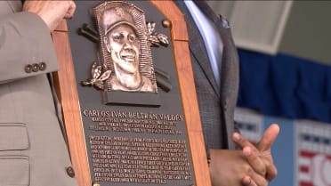 Carlos Beltrán has his HOF plaque read to the crowd