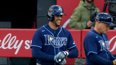 David Peralta goes yard in 9th, 05/17/2022