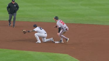 Jazz Chisholm Jr. nabs  Ryan O'Hearn after review