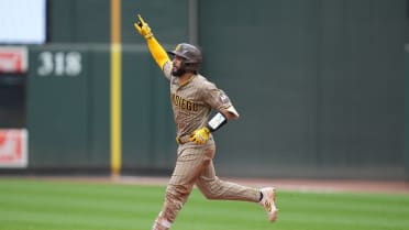 Rodolfo Durán's two-run homer (3)