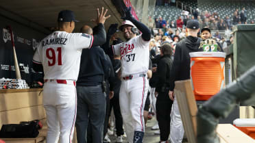 Victor Caratini pega jonrón de tres carreras