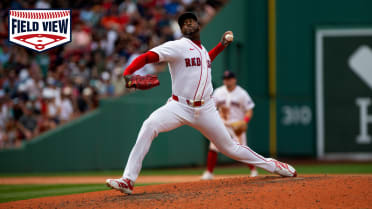 Field View: Boston extends win streak to 15 games