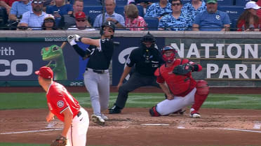 Baldwin pega HR solitario