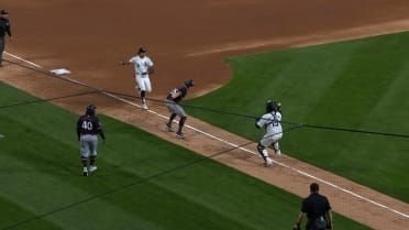 White Sox turn crazy play to end top of 6th
