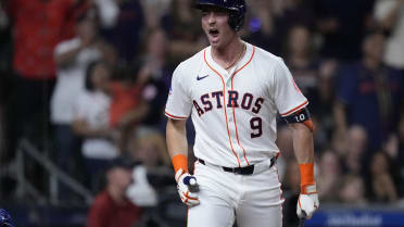 Zach Dezenzo draws walk with bases loaded