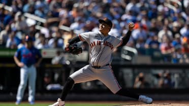 Cesar Perdomo poncha a Bo Bichette en la primera entrada