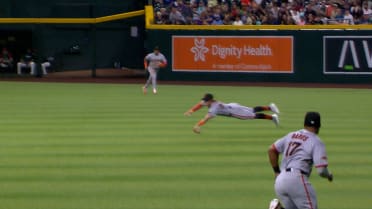 Jonah Cox makes nice diving catch