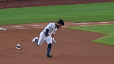 Heliot Ramos doubles for his first hit as a Yankee