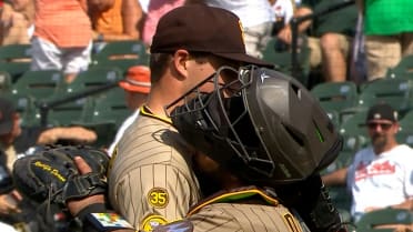Mason Miller seals Padres' win
