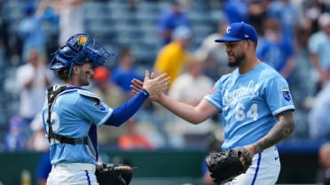 Steven Cruz picks up first career save in Royals' win