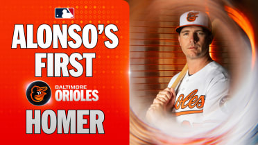 Pete Alonso hits his first home run as an Oriole