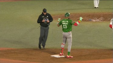 Córdoba pega doble de dos carreras